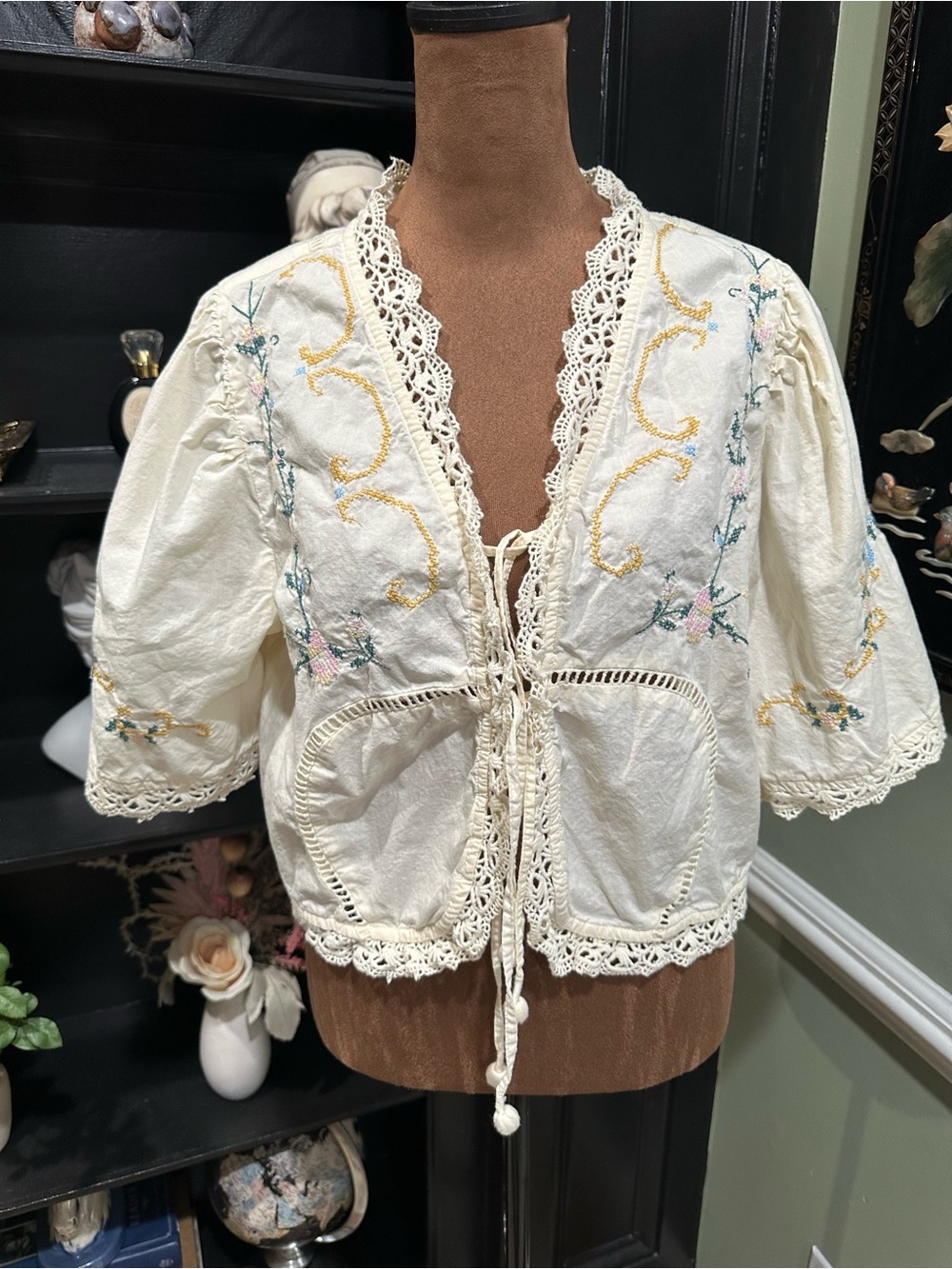 Jennifer & Grace Embroidered Cotton Top – Lattice Trim – Size Medium (NWOT)
